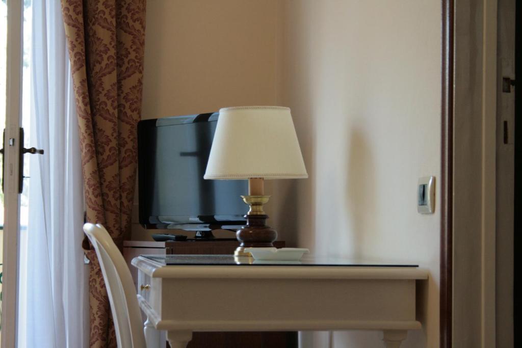 Hotel Verdemare Marina di Pietrasanta Rum bild