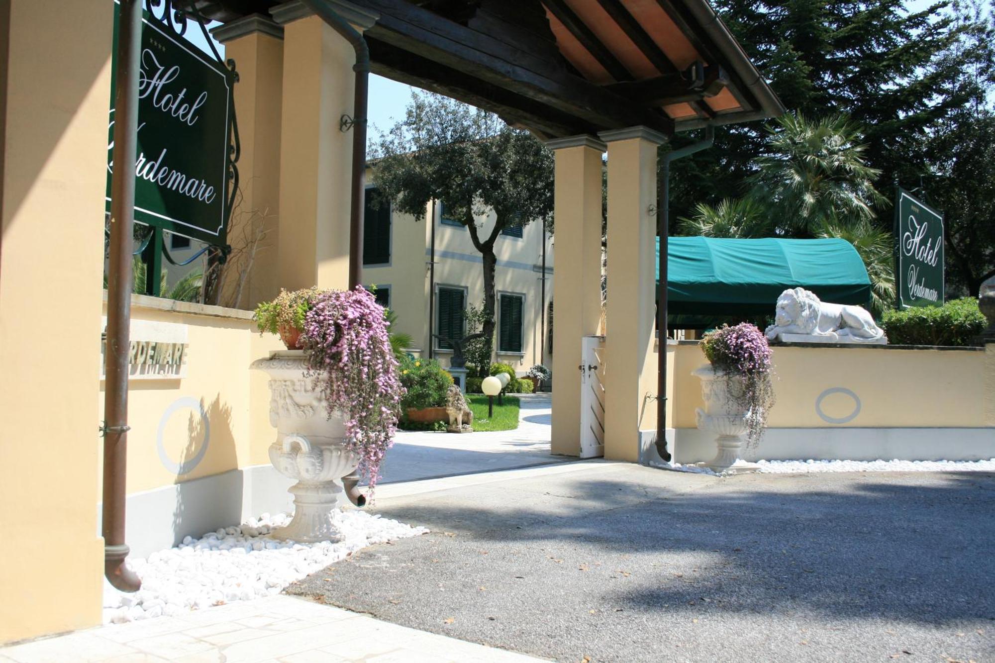 Hotel Verdemare Marina di Pietrasanta Exteriör bild