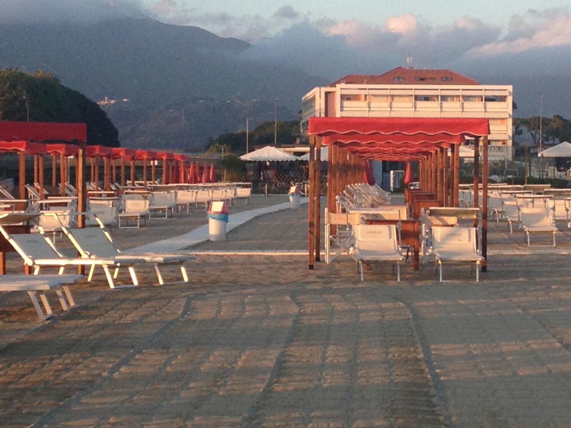 Hotel Verdemare Marina di Pietrasanta Rum bild