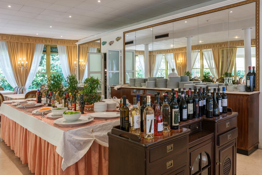 Hotel Verdemare Marina di Pietrasanta Exteriör bild