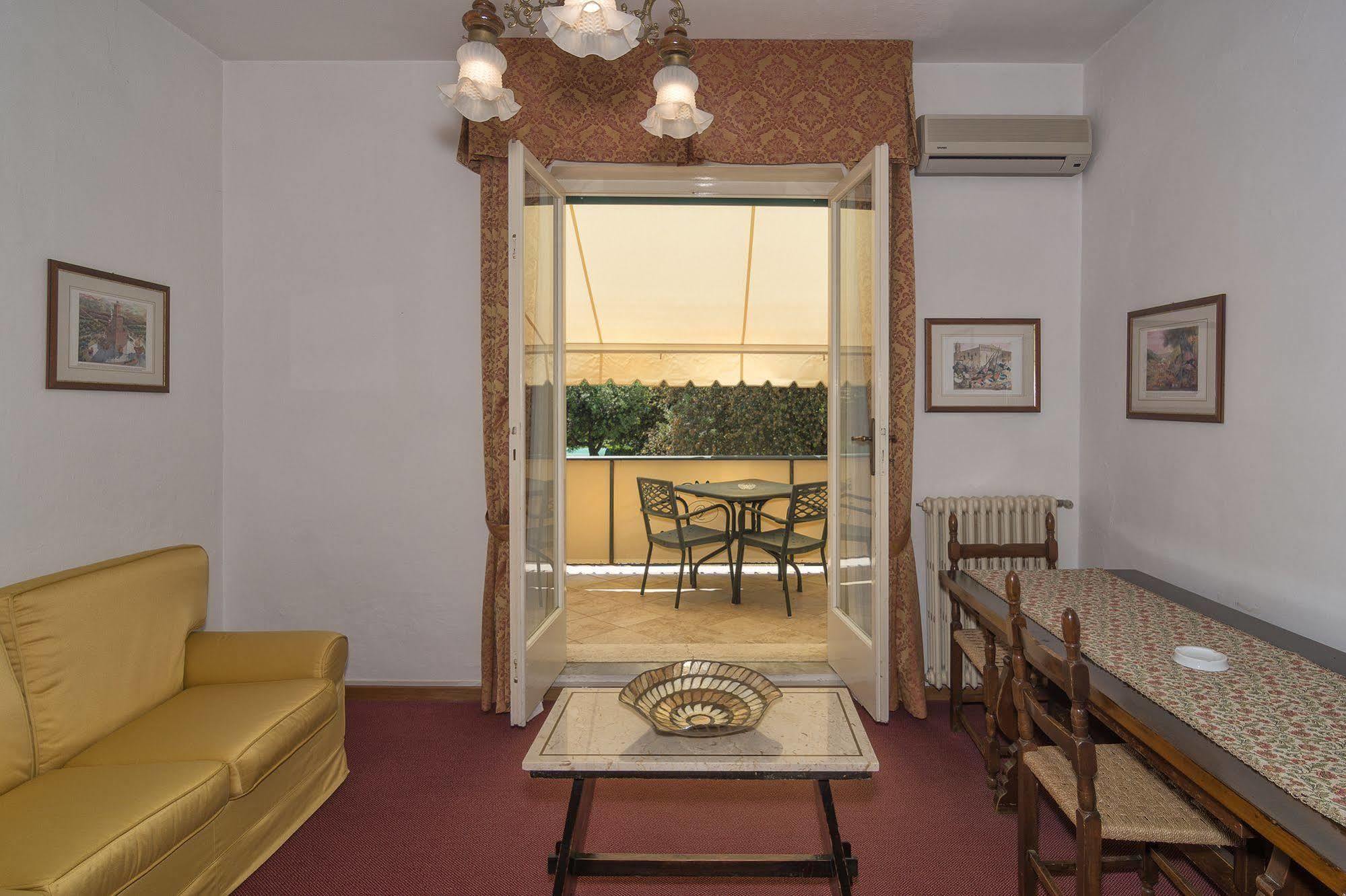 Hotel Verdemare Marina di Pietrasanta Exteriör bild