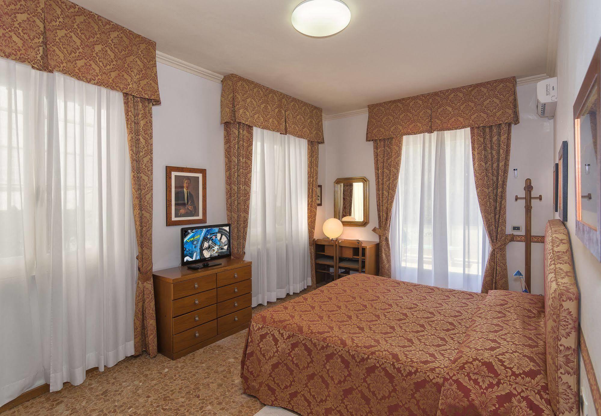 Hotel Verdemare Marina di Pietrasanta Exteriör bild